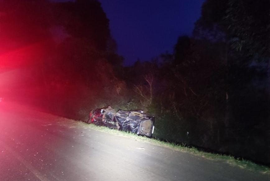 Acidente aconteceu na madrugada deste sábado (27)