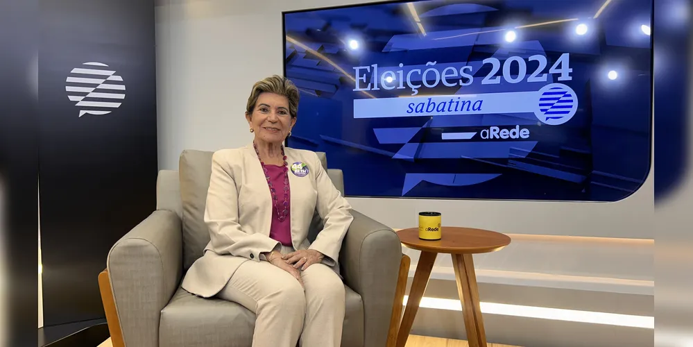 Elizabeth Schmidt (União) posa para foto antes de sabatina no Portal aRede