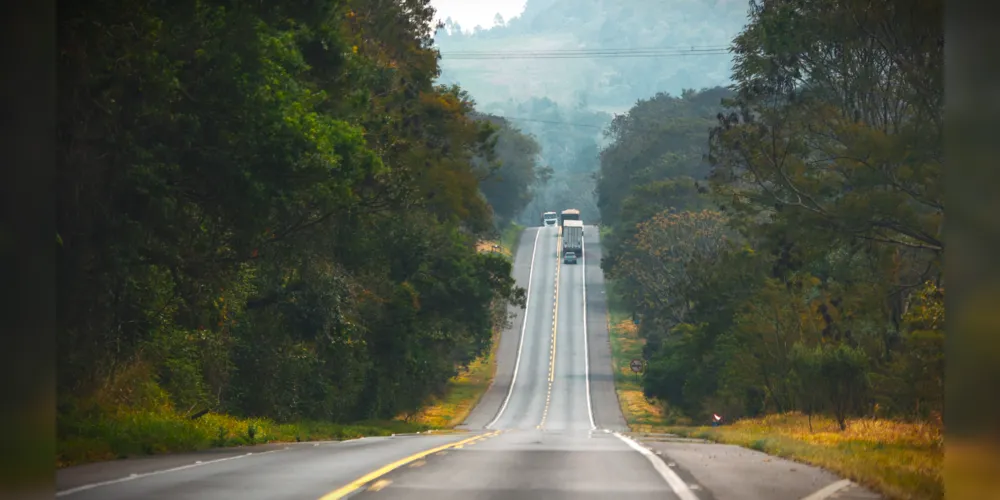 Trecho da rodovia entre Ponta Grossa e Mauá da Serra