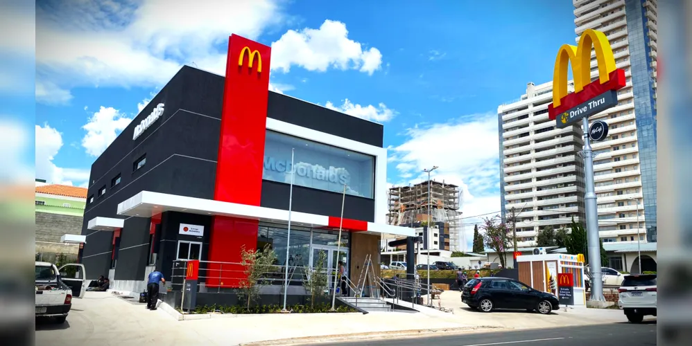 McDonald's está localizado na rua Carlos Osternack, número 316