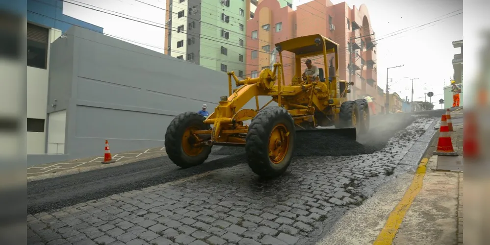 Obras de asfalto e recape seguem por várias regiões de Ponta Grossa