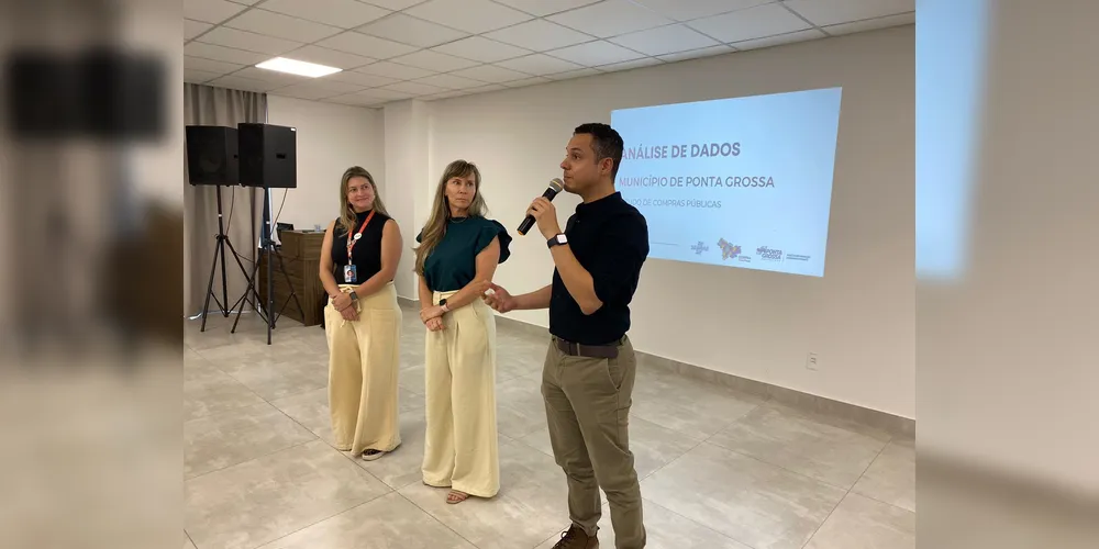 Gerente da Regional Centro do Sebrae/PR em Ponta Grossa, Michael Douglas Camilo, com a presidente do Conselho de Desenvolvimento Econômico de Ponta Grossa, Priscilla Jaronski, e com a presidente da Agência de Inovação de Ponta Grossa, Tônia Mansani.