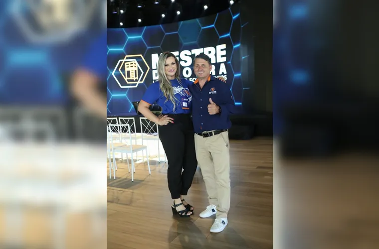 O empresário Marco Borba celebrou a chegada de um novo ciclo na última terça-feira (17). Que esta nova fase seja marcada por conquistas, alegrias e momentos memoráveis. No registro, Marco ao lado de sua esposa, Fernanda Borba. Da Coluna RC, nossos votos de sucesso e felicidade sempre.