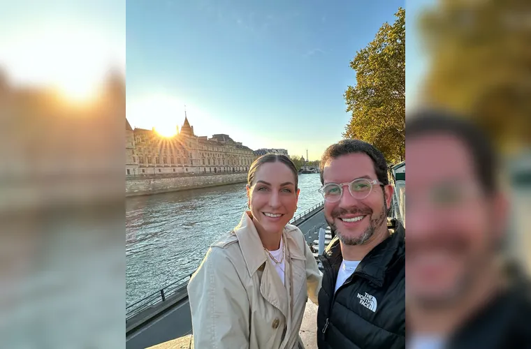 Neste sábado (8), Christoffer Penteado celebra mais um ano de vida. Determinado e admirado, ele constrói, ao lado de sua esposa Lorene Caldeira, uma trajetória pautada por afeto, companheirismo e propósito.
Da Coluna RC, os votos de prosperidade, felicidade e conquistas sempre.