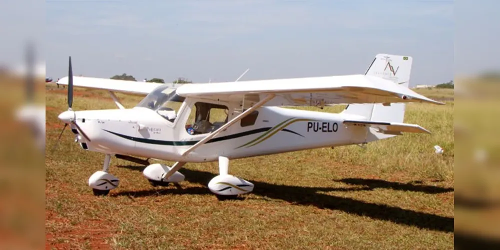 Foto da aeronave PU-ELO feita em 2012