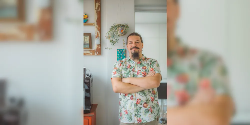 Referência em eternizar os momentos felizes de muitas pessoas e famílias, o consagrado fotógrafo Laertes Soares, na última segunda-feira (10), foi muito cumprimentado pela passagem de seu aniversário. Laertes é um dos mais premiados fotógrafos da cidade tendo uma vasta agenda de trabalhos fora do país. Da coluna RC os votos de felicidade e sucesso!