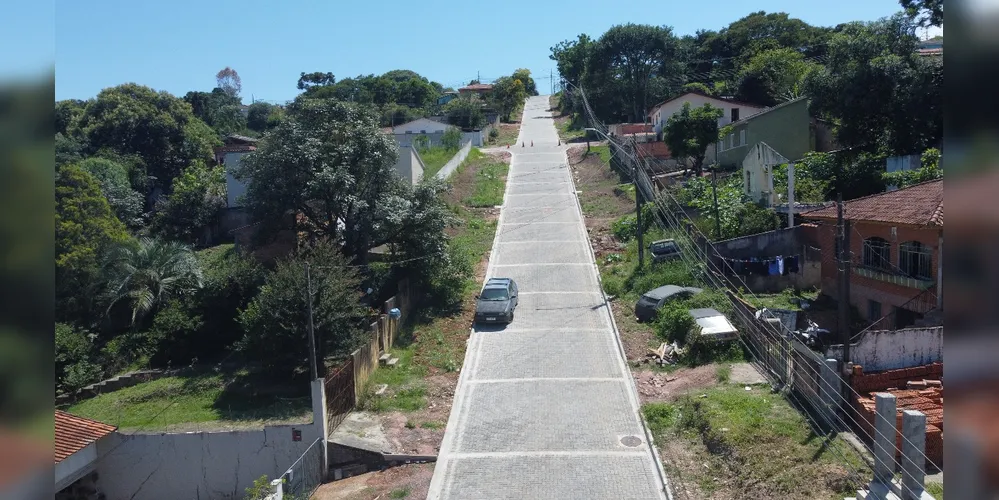 Imagem ilustrativa da imagem Pavimentação asfáltica avança na Vila Coronel Cláudio em PG