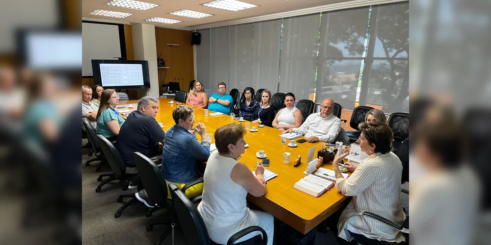 Reunião teve a participação de chefes de diferentes pastas