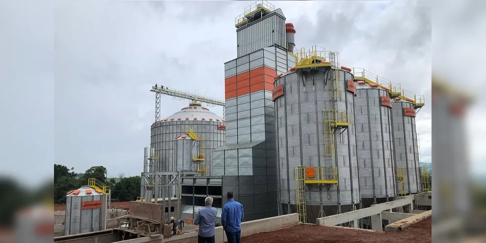 A construção da unidade segue a todo vapor, criando diversas oportunidades de emprego e renda para o município.