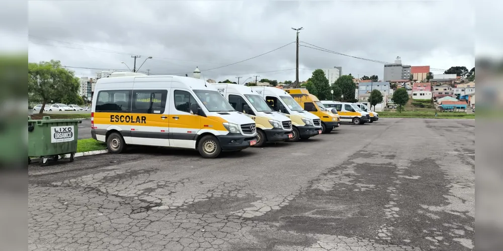 Vans escolares estão passando por inspeção obrigatória em Castro, nos Campos Gerais