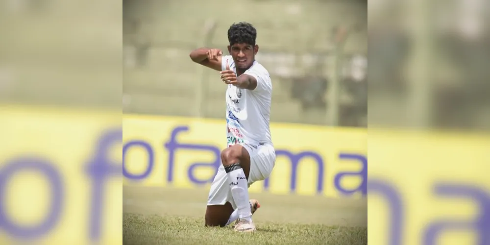 Kawan César marcou dois gols para o Operário, diante o Força e Luz