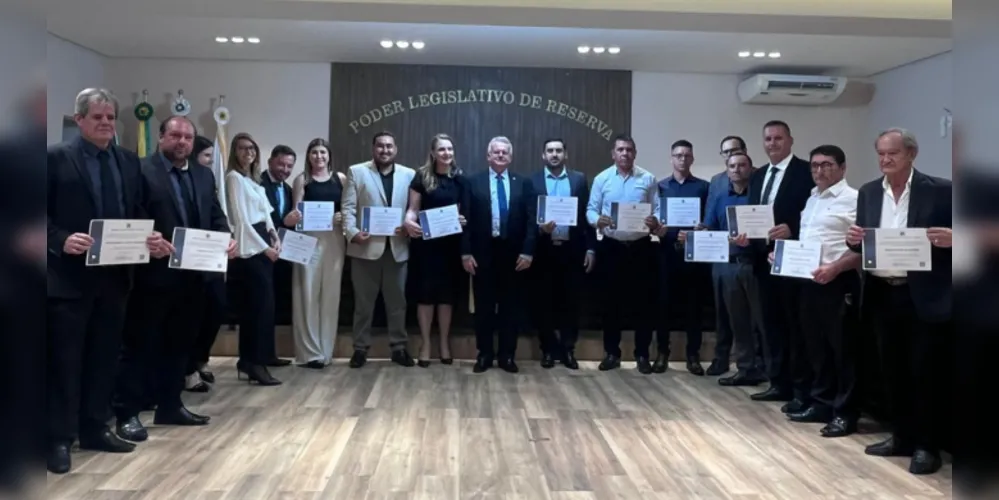 Lucas Machado, Ana Maria Pachalki e os vereadores eleitos em Reserva.