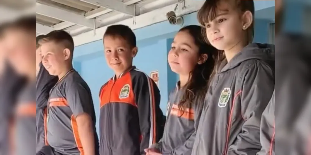 Os uniformes escolares serão distribuídos ao longo do primeiro mês de aula.