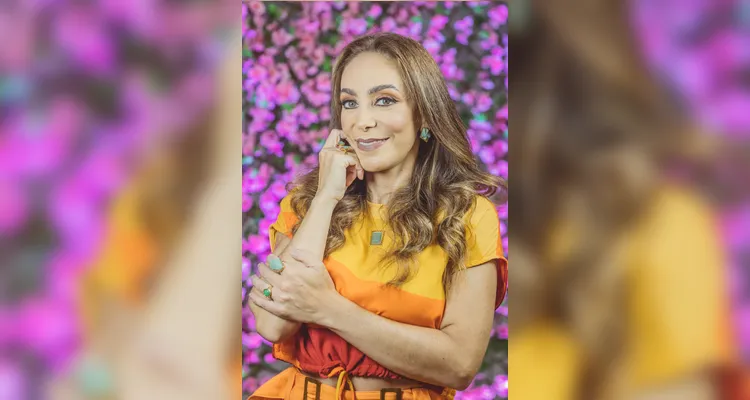 NOVO CICLO – No último sábado (31), a médica oftalmologista Ginaine Bazzi Longo recebeu os cumprimentos pela passagem de seu aniversário. Profissional reconhecida em sua área, ela também se destaca pelo exemplo de dedicação à família. Da Coluna RC, votos de um novo ciclo repleto de alegrias, realizações e prosperidade.