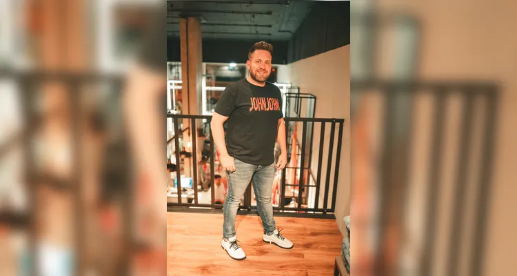 NIVER – Também na segunda-feira (19), o destacado profissional de Marketing e Comunicação, Luis Fernando Sousa, celebrou seu aniversário ao lado de pessoas próximas. Da Coluna RC, os desejos de um novo ciclo marcado por conquistas, felicidade e novos projetos de sucesso.