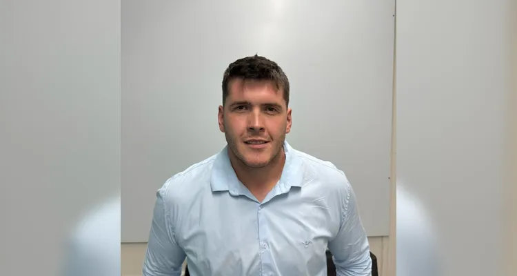 BDAY – O engenheiro civil e secretário de Infraestrutura e Planejamento de Ponta Grossa, Luiz Henrique Honesko, foi homenageado no último domingo (11) pela passagem de seu aniversário. Da Coluna RC, votos de felicidades, saúde e muitas realizações para seguir trilhando um caminho de sucesso.