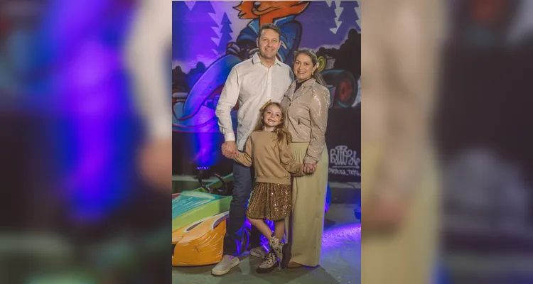 MAITÊ FEZ 10 ANOS – No último domingo (25), a adorável Maitê Jaronski, filha do querido casal Priscilla e Juliano Jaronski, celebrou a chegada de seus dez anos. Um momento especial vivido em família e cercado de carinho. A Coluna RC se une às comemorações desejando uma infância leve, feliz e repleta de momentos inesquecíveis.