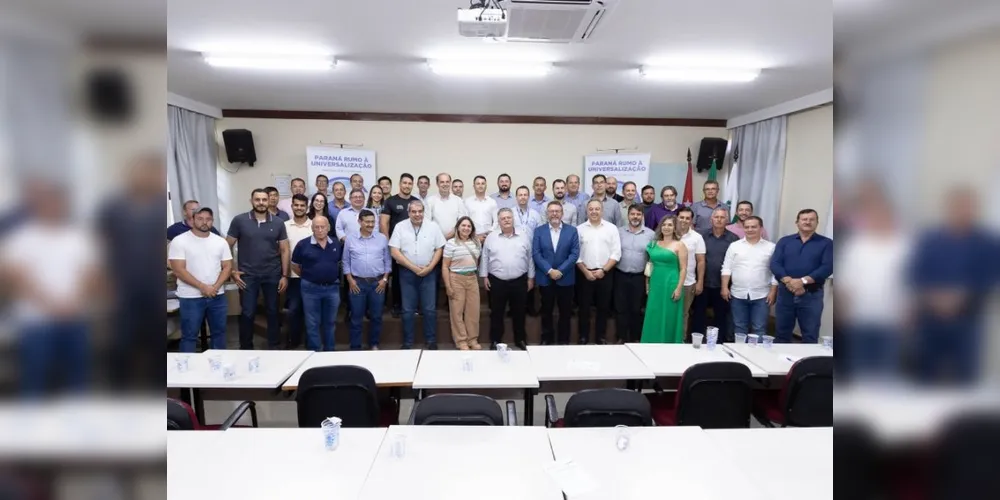 Encontro reuniu prefeitos de 36 municípios.