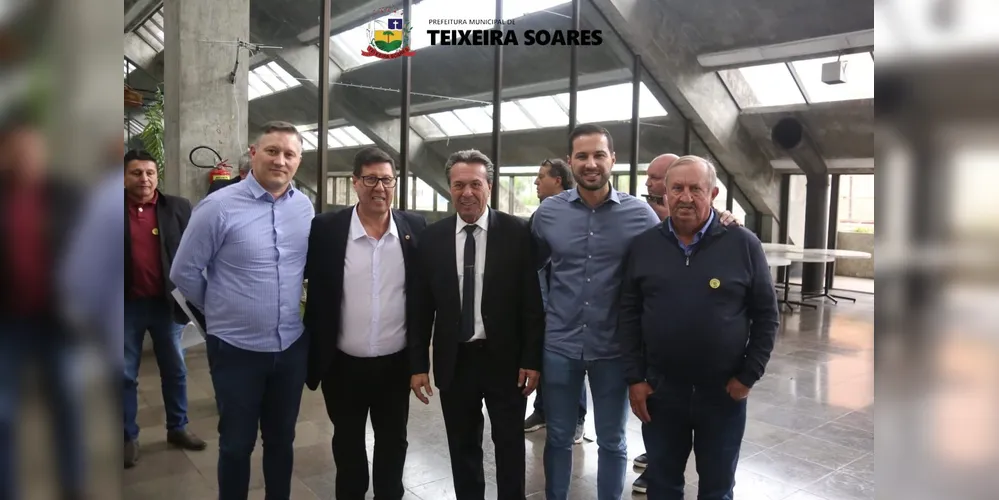 Representantes de Teixeira Soares estiveram reunidos com Márcio Nunes.