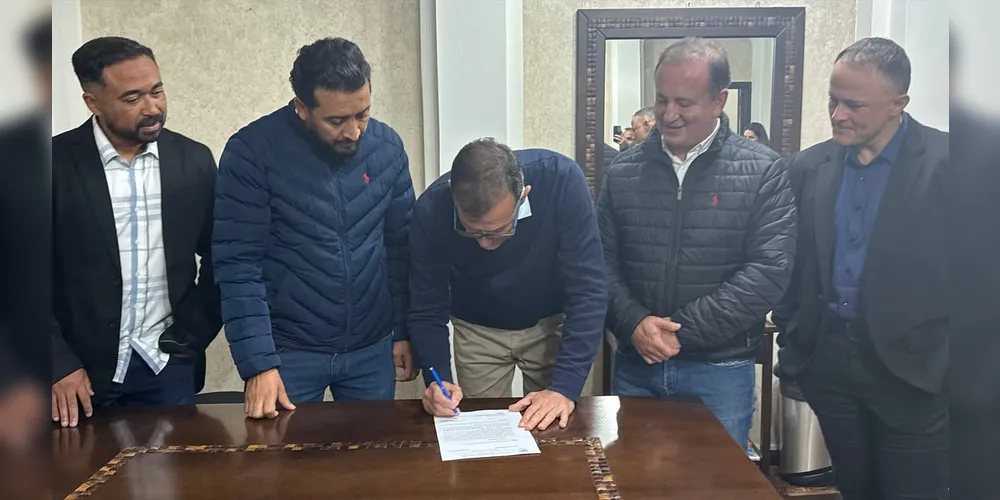 O prefeito Rildo Leonardi assinou a adesão do município ao programa.