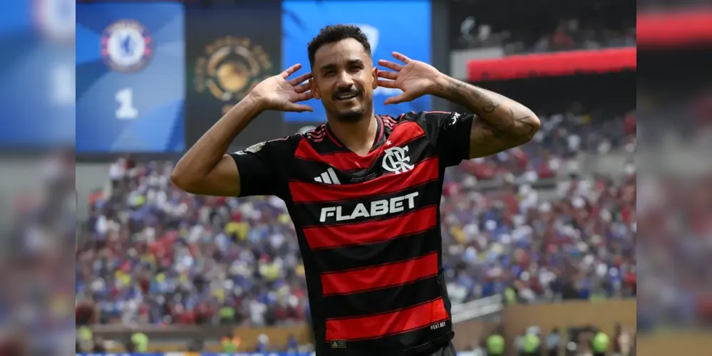 Danilo marcou o gol de virada, num voleio após cobrança de escanteio