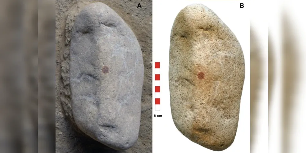 A rocha foi identificada como tendo um formato de rosto e o ponto vermelho pintado poderia ser um nariz