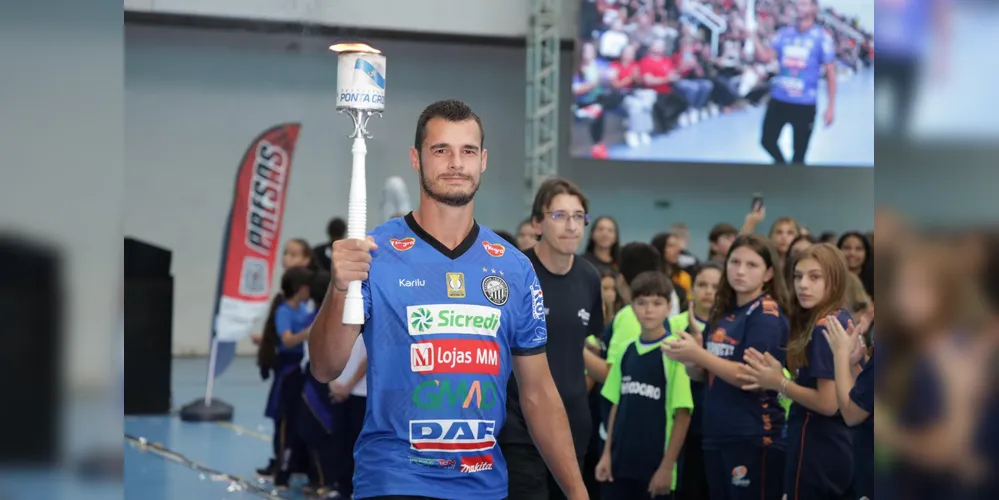 Ex-goleiro do Operário, Matheus Artuzo, participou da cerimônia de abertura