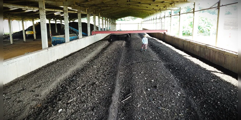 Imagem ilustrativa da imagem OrganoZero transforma materiais orgânicos em composto para agricultura