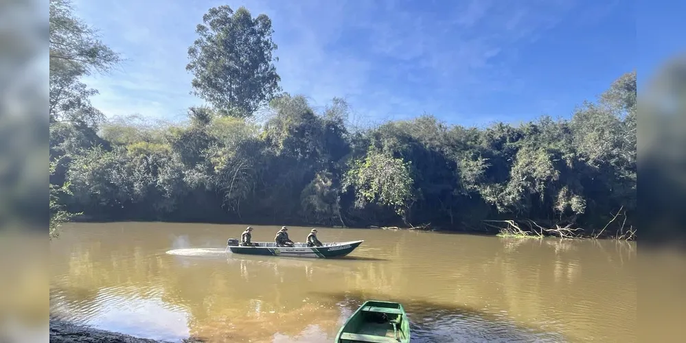 Imagem ilustrativa da imagem Polícia apreende materiais de pesca predatória em PG