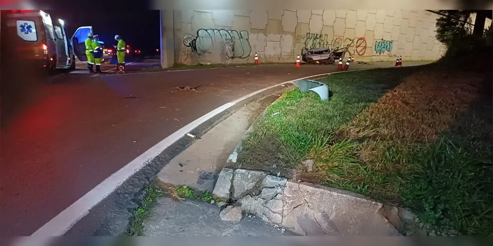 Imagem ilustrativa da imagem Jovem morre após colidir contra canaleta na BR-277 em Campo Largo