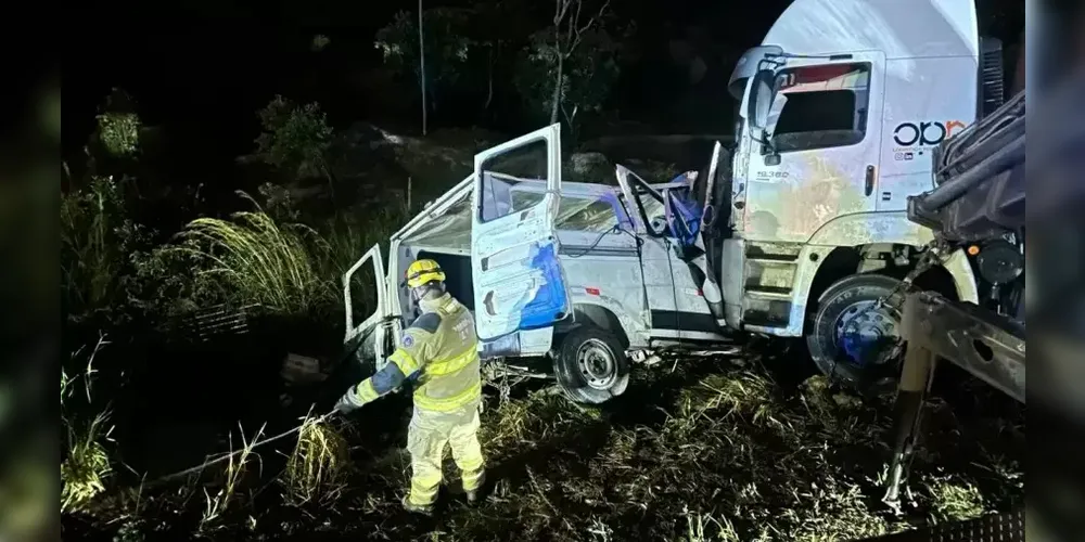 Entre os mortos estão oito adultos e uma criança