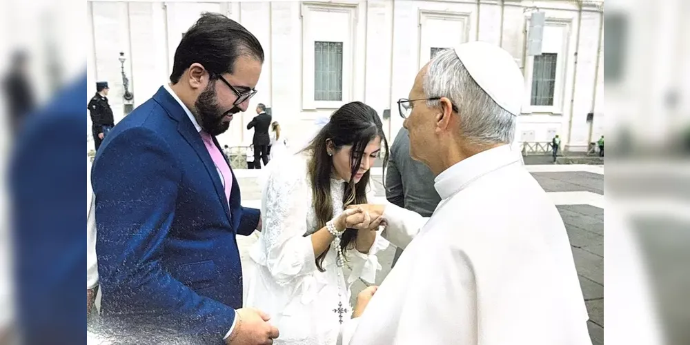 Casal precisou usar trajes do casamento para receber bênção do Papa Leão XIV