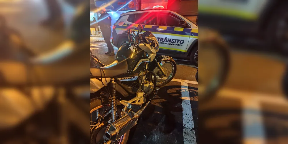A moto possuí débitos de licenciamento