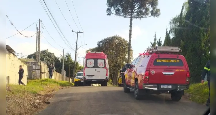 Vítima foi socorrida pelas equipes de resgate médico e foi encaminhada ao Hospital Universitário Regional -