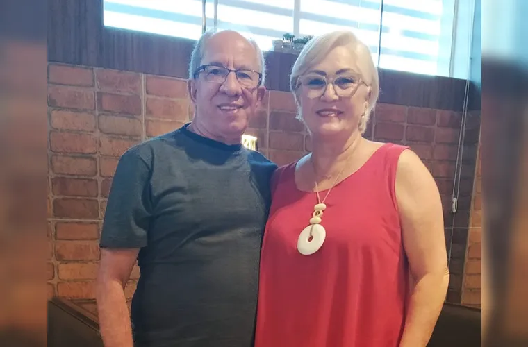 Nesta quinta-feira (5), Elaine Zancanaro celebra seu aniversário rodeada de afeto. Reconhecida pela alegria contagiante e espírito empreendedor, Elaine é admirada por todos que a conhecem. Na foto, aparece ao lado do namorado, José Ruiter Cordeiro, com quem compartilha momentos especiais. Da Coluna RC, desejamos um dia cheio de amor, realizações e sorrisos verdadeiros.
