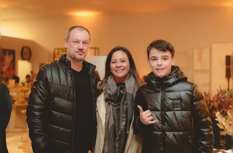 Leonardo Mendes, Ayumi Meister Sumikawa e Gabriel Mendes