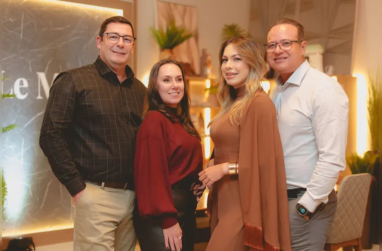 Rodrigo Serighelli, Carine Comassetto, Jessica Comassetto e Ednilson Januário