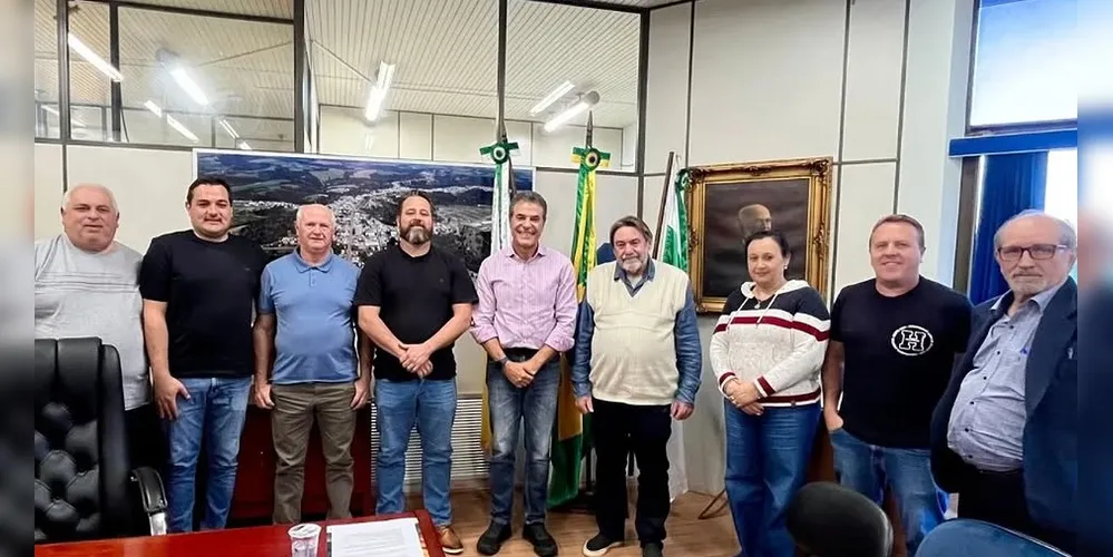 Beto Richa se reuniu com o prefeito Ivanor Müller e demais lideranças municipais.