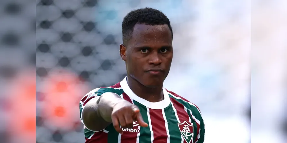Jhon Arias foi o atacante que, novamente, mais tentou finalizar para a equipe carioca