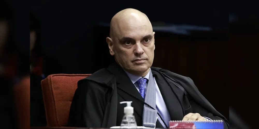 Ministro é alvo direto das medidas norte-americanas; Trumo chama processo de "caça às bruxas"