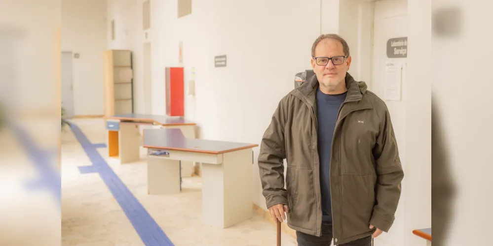 Carlos Daniel Piñanez Monges era professor no Instituto Superior de Belas Artes de Assunção, Paraguai, onde chegou a ocupar o cargo de diretor-geral
