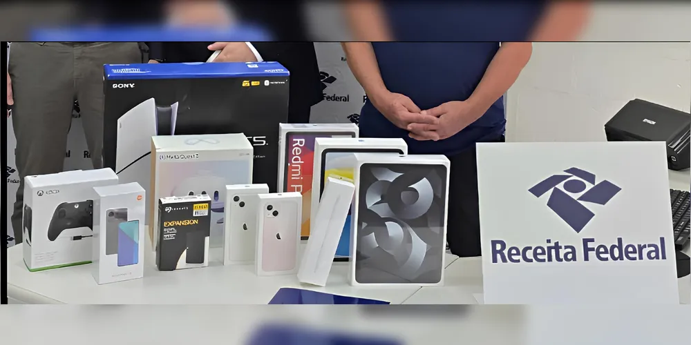 Entre as mercadorias estão aparelhos celulares e dispositivos de jogos, entre outros.