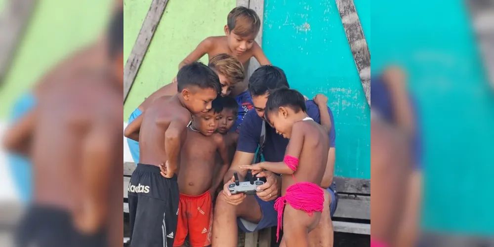 Zé Roberto assina o projeto do  Centro de Referência em Saúde Indígena, em Surucucu
