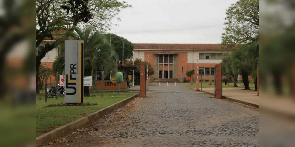 Em Ponta Grossa, especificamente na área industrial, a UTFPR pode auxiliar na formação de profissionais para atender a demanda