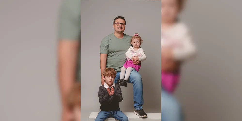 Vinícius Biral Jorge e seus filhos Augusto Biral Jorge e Isabella Biral Jorge