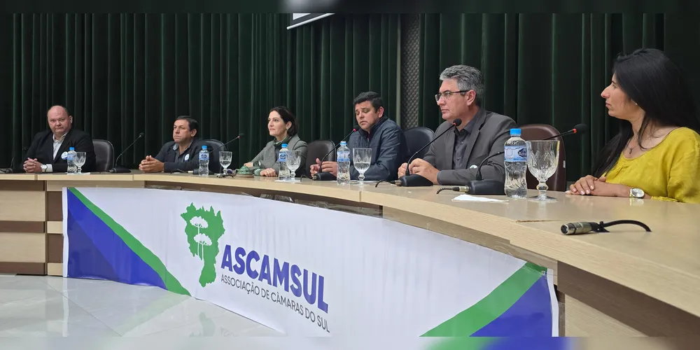O encontro reuniu vereadores de diversos municípios da região