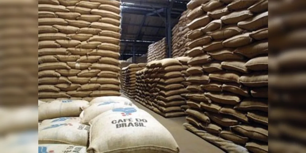 Imagem ilustrativa da imagem Tarifaço dos EUA coloca em risco R$ 1,5 bi em exportações agro do PR