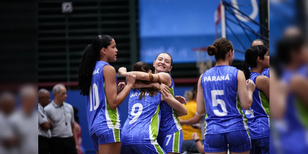 Atletas comemorando a classificação para as semifinais