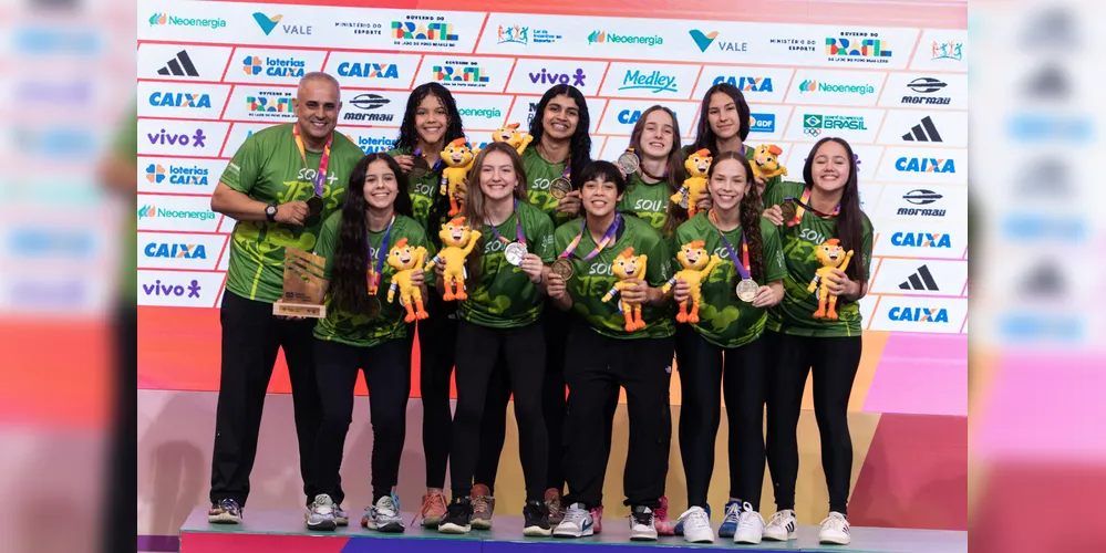 Maria Sand conquistou a medalha de ouro com a Seleção do Paraná nos Jogos da Juventude