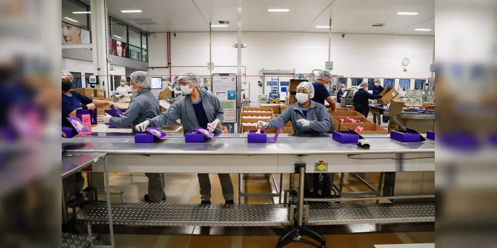 Setores do Comércio, Serviços e Indústria mantém saldo positivo em geração de empregos em Ponta Grossa.
